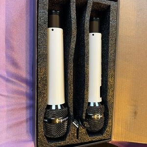 Echomussy Wireless Karaoke Microphones - White and Black (Pair)